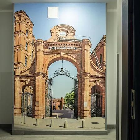 شقة Wigurytower 66' *